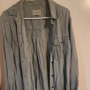 American Eagle button down